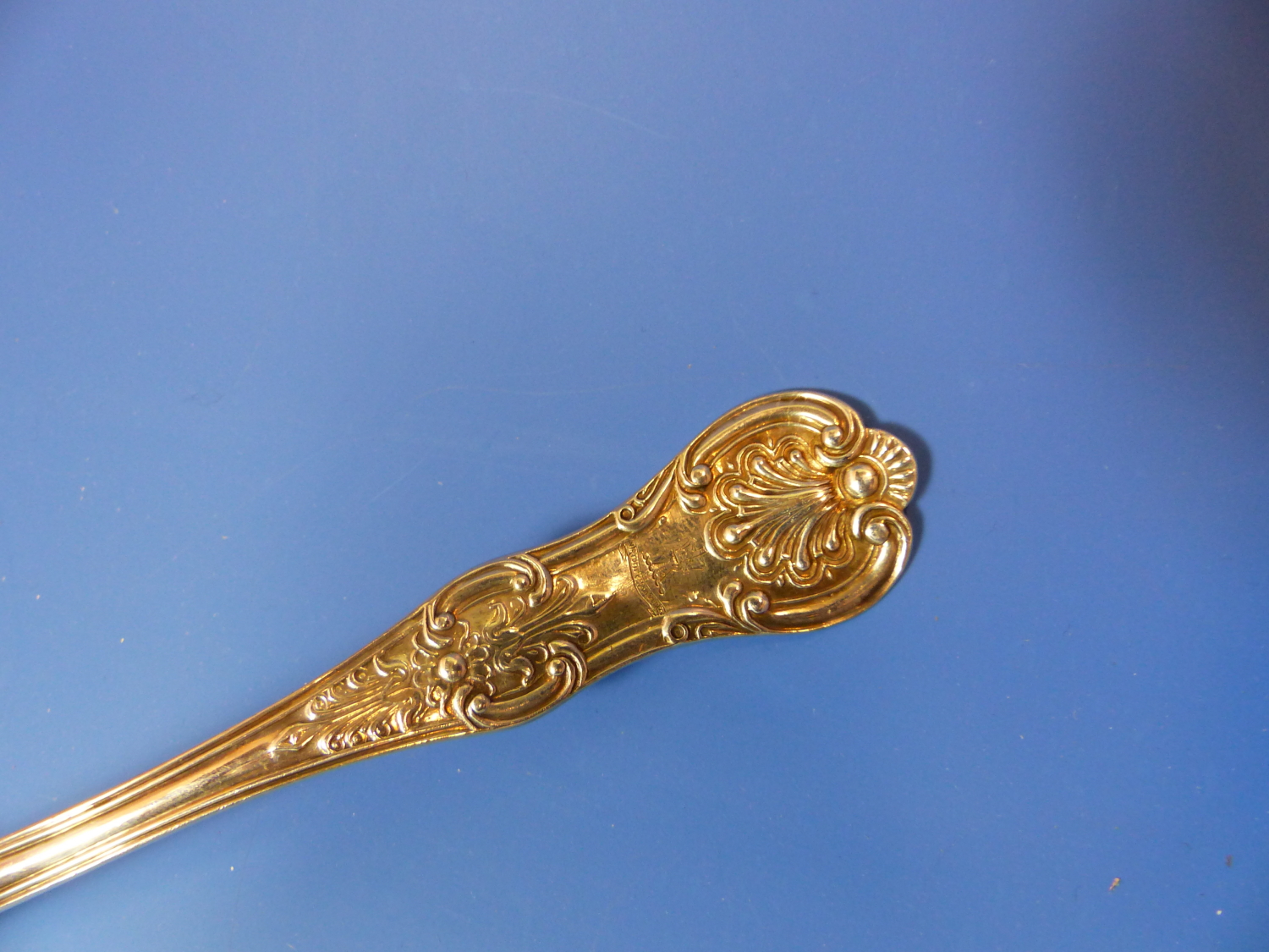 A PAIR OF 19th C. QUEENS PATTERN HALLMARKED SILVER SAUCE LADLES DATED 1851 GLASGOW FOR JOHN - Image 7 of 28