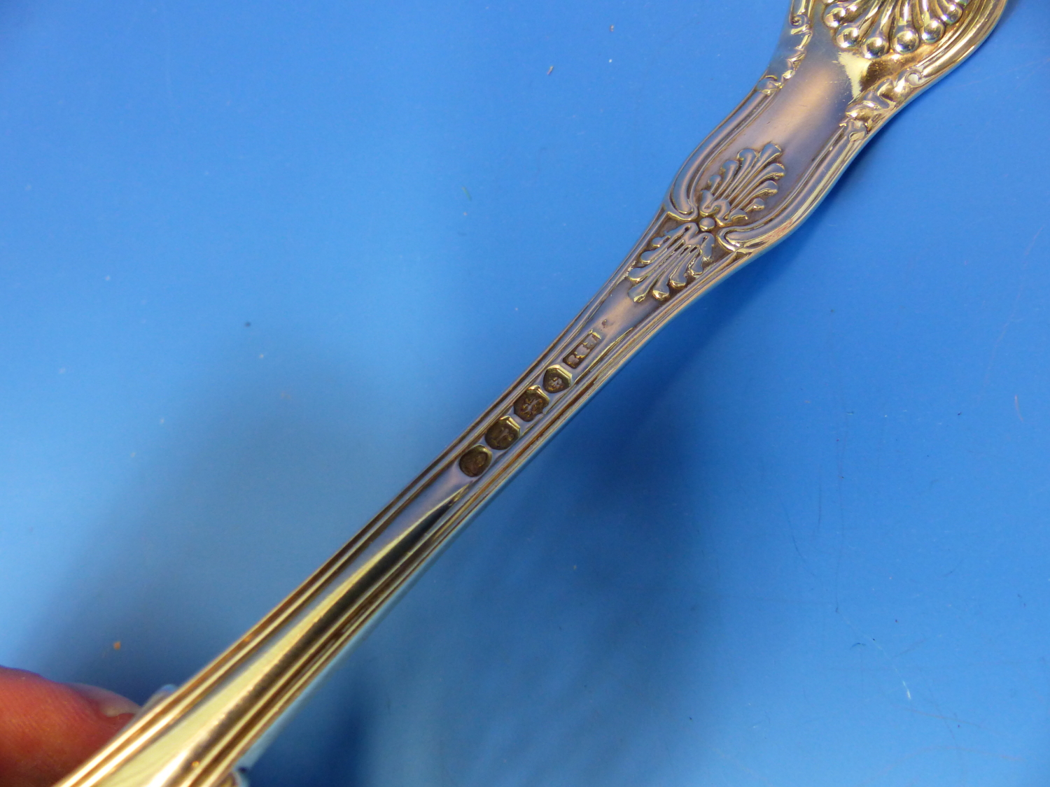 A PAIR OF 19th C. QUEENS PATTERN HALLMARKED SILVER SAUCE LADLES DATED 1851 GLASGOW FOR JOHN - Image 23 of 28