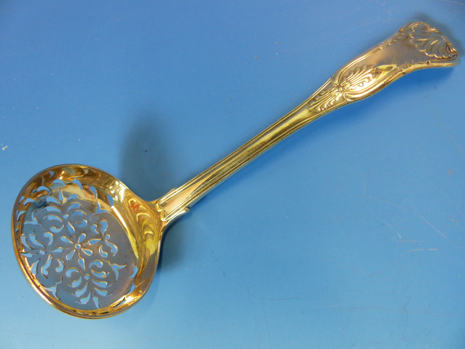 A PAIR OF 19th C. QUEENS PATTERN HALLMARKED SILVER SAUCE LADLES DATED 1851 GLASGOW FOR JOHN - Image 21 of 28