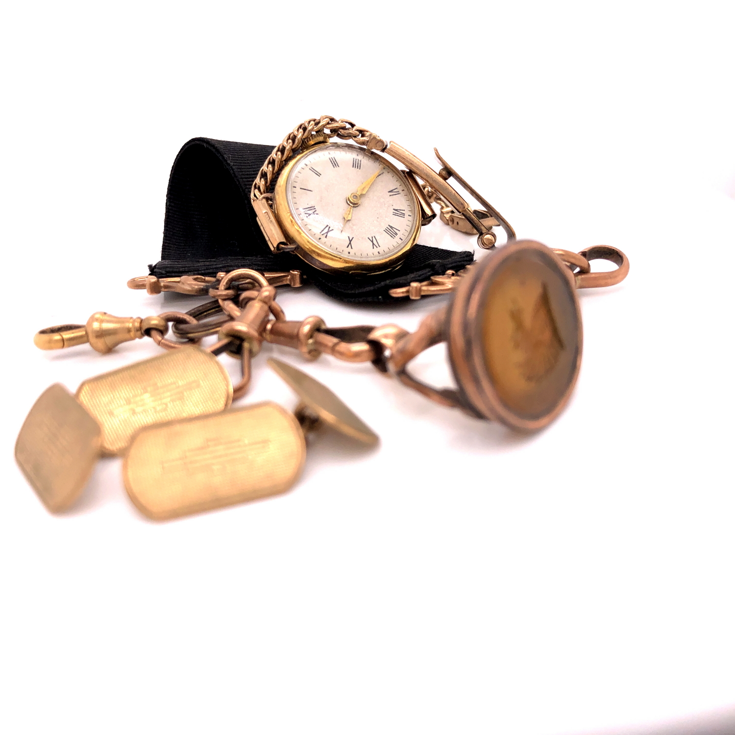 AN 18ct GOLD COCKTAIL WATCH FITTED WITH A 9ct GOLD BRACELET STRAP, A PAIR OF 9ct GOLD CUFFLINKS, - Image 4 of 31