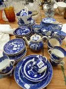 A QTY OF BLUE AND WHITE TEAWARES.