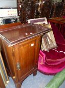 AN EDWARDIAN BEDSIDE CABINET, A TRAY AND VARIOUS PICTURE FRAMES.