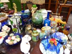 A QTY OF VARIOUS CHINA, GLASS AND ORNAMENTS.
