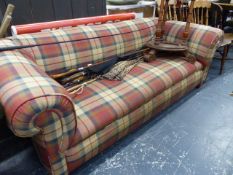A CHESTERFIELD SETTEE.