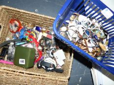 A COLLECTION OF VARIOUS WATCHES AND COSTUME JEWELLERY.