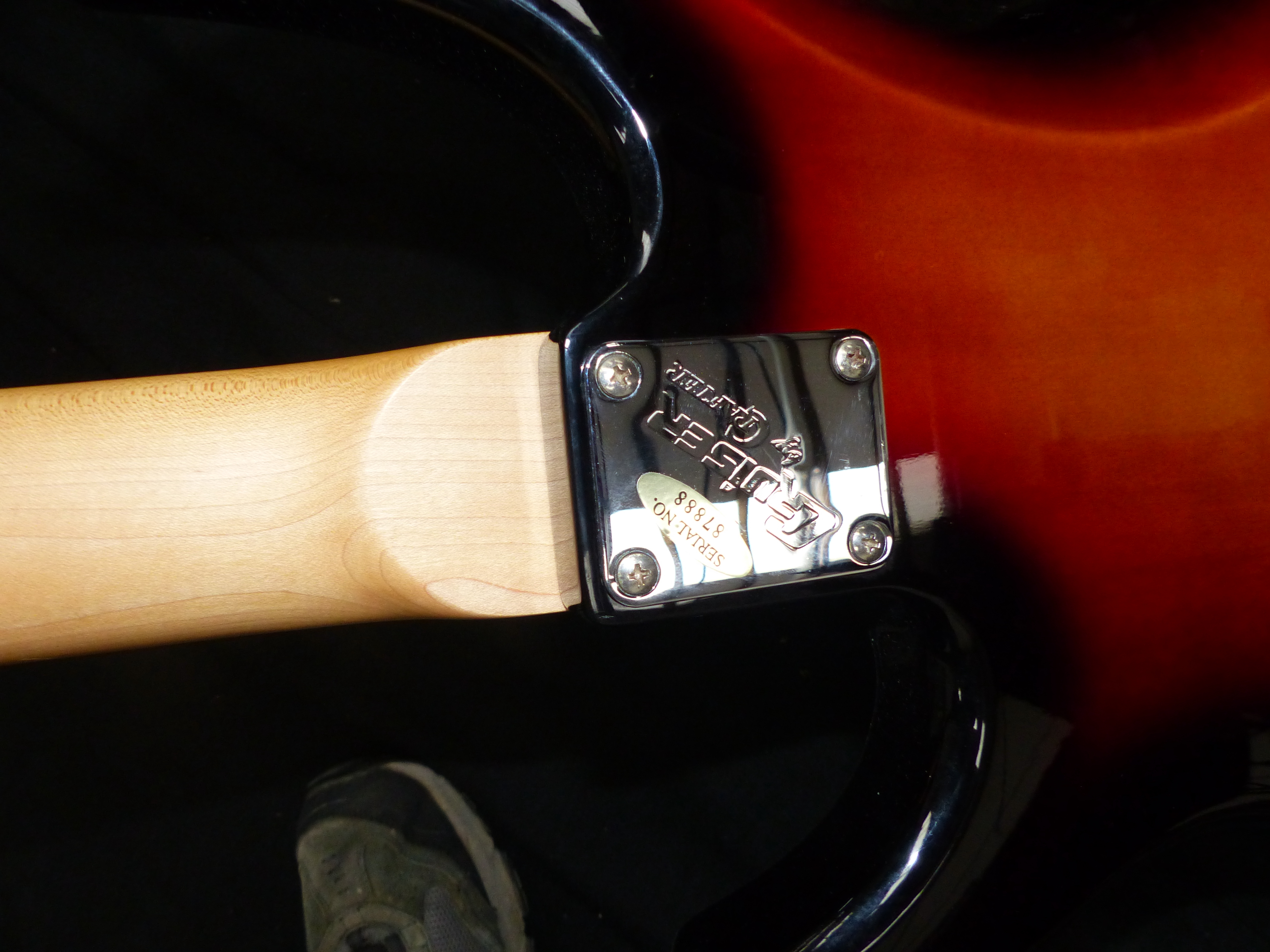 A CRAFTER CRUISER BASE GUITAR. - Image 5 of 5