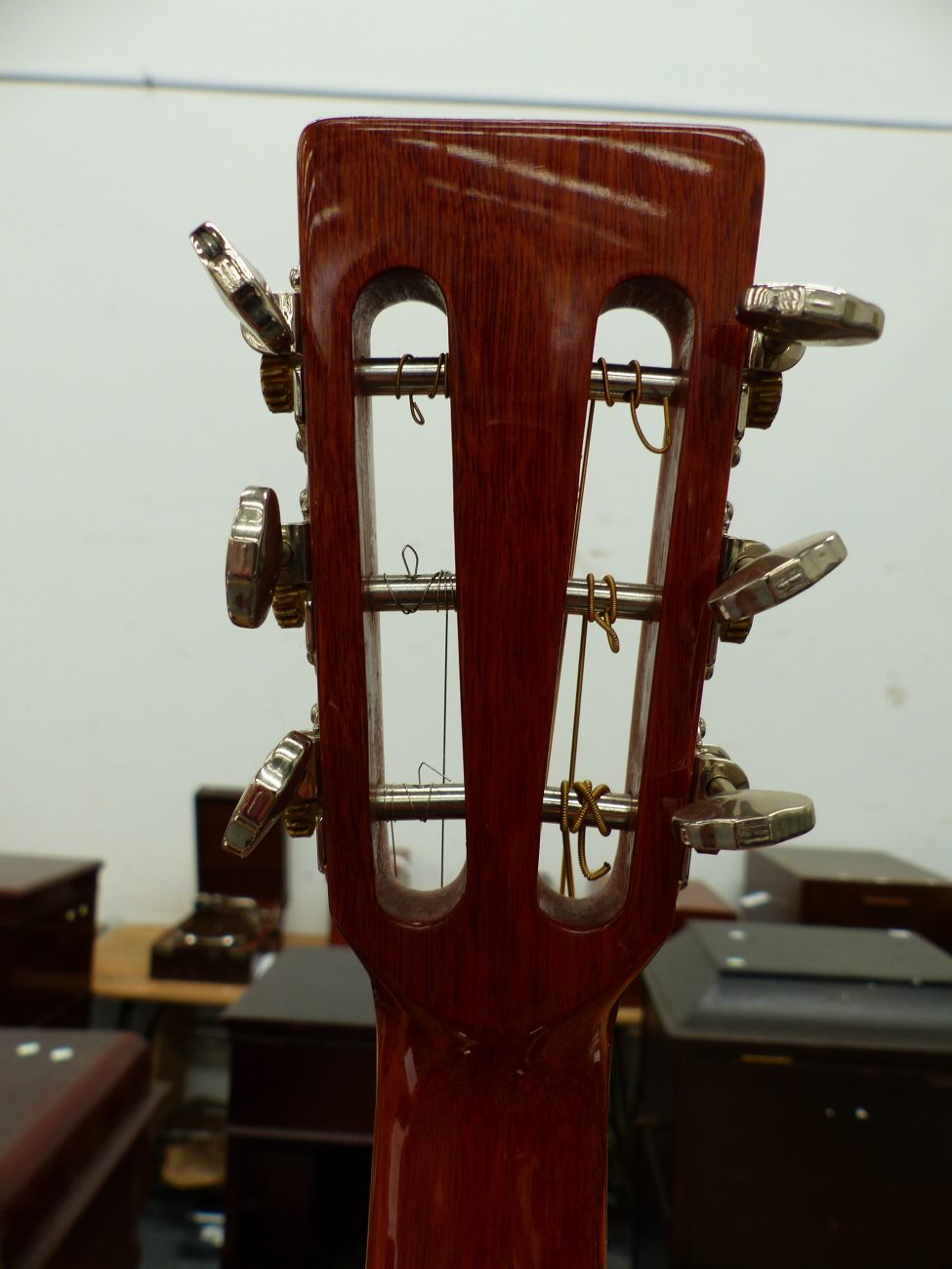 A COPY OF A GIBSON ACCOUSTIC GUITAR, No 38090 WITH A CARRYING CASE. NOTE THIS GUITAR IS A RE-BADGED - Image 22 of 28