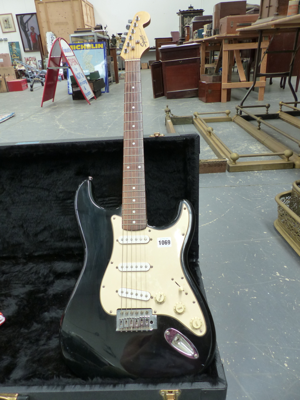 A SQUIRE STRAT BLACK BODY ELECTRIC GUITAR IN CARRYING CASE. - Image 10 of 32