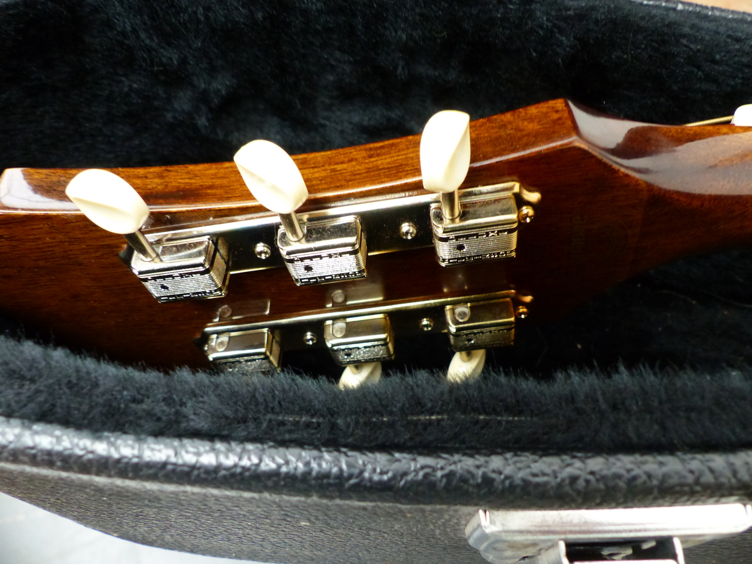 A EPIPHONE ACCOUSTIC GUITAR IN CARRYING CASE. - Image 9 of 29