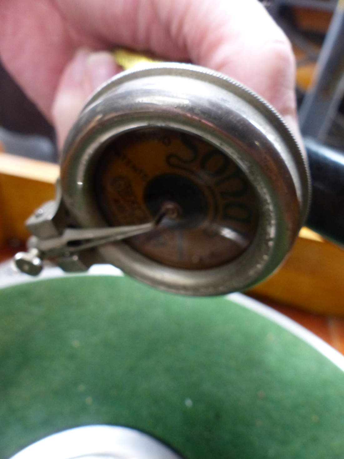 A GRAHAM ALGRAPHONE SALON WIND UP GRAMOPHONE IN BANDED SATINWOOD CASE WITH THE SOUND BOX BELOW THE - Image 9 of 9