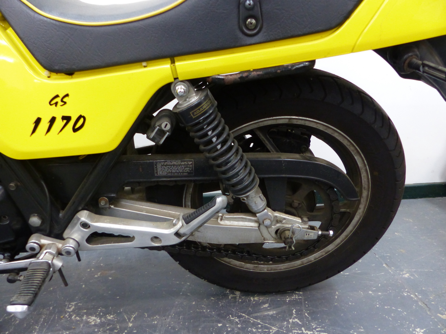 SUZUKI GSX1100E (1983) REG NO KEG 557Y GSX1100E- THIS CUSTOMISED 1983 GSX, SUPPLIED NEW ABROAD AND - Image 4 of 12
