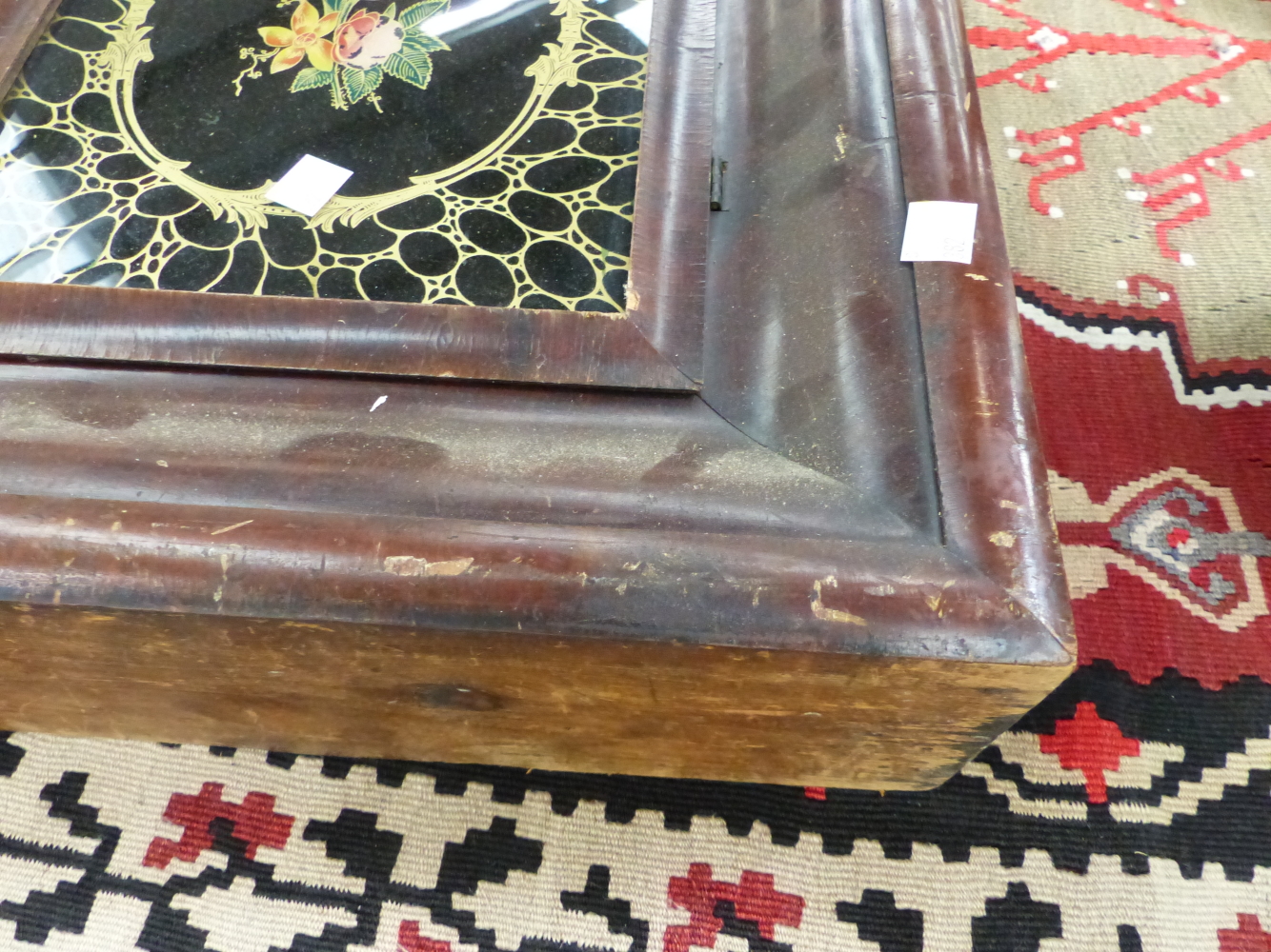 AN AMERICAN GLAZED MAHOGANY CASED WALL CLOCK BY BREWSTER AND INGRAHAMS, THE MOVEMENT STRIKING ON A - Image 2 of 5