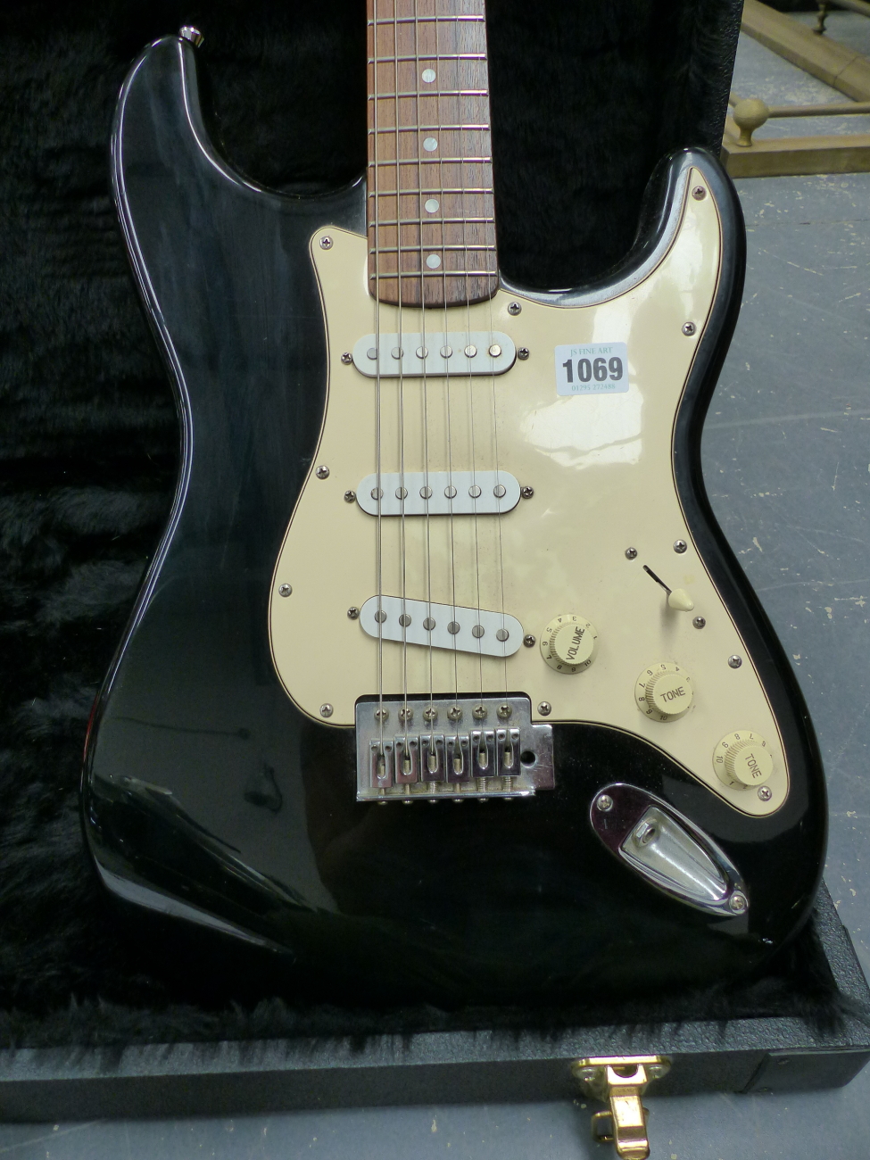 A SQUIRE STRAT BLACK BODY ELECTRIC GUITAR IN CARRYING CASE. - Image 11 of 32