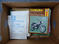 A COLLECTION OF 1960S AND 1970S MOTORBIKE MANUALS FOR SUZUKI, YAMAHA AND BSA BIKES.