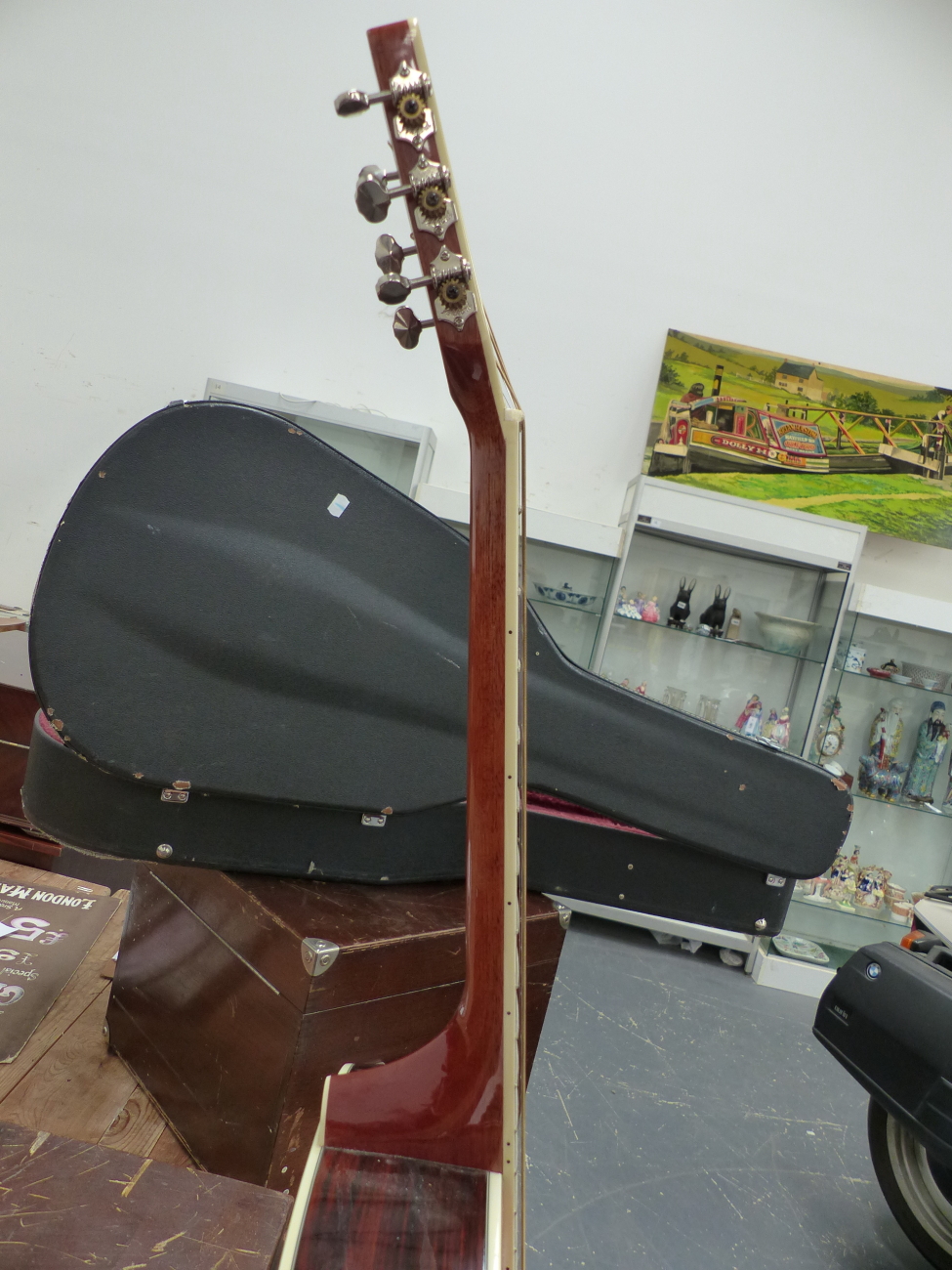 A COPY OF A GIBSON ACCOUSTIC GUITAR, No 38090 WITH A CARRYING CASE. NOTE THIS GUITAR IS A RE-BADGED - Image 18 of 28