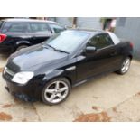 2008- VAUXHALL TIGRA REGISTRATION NUMBER WM08ECJ- A GOOD EXAMPLE AND IN APPARENTLY FULLY WORKING