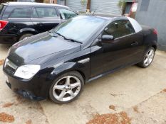 2008- VAUXHALL TIGRA REGISTRATION NUMBER WM08ECJ- A GOOD EXAMPLE AND IN APPARENTLY FULLY WORKING