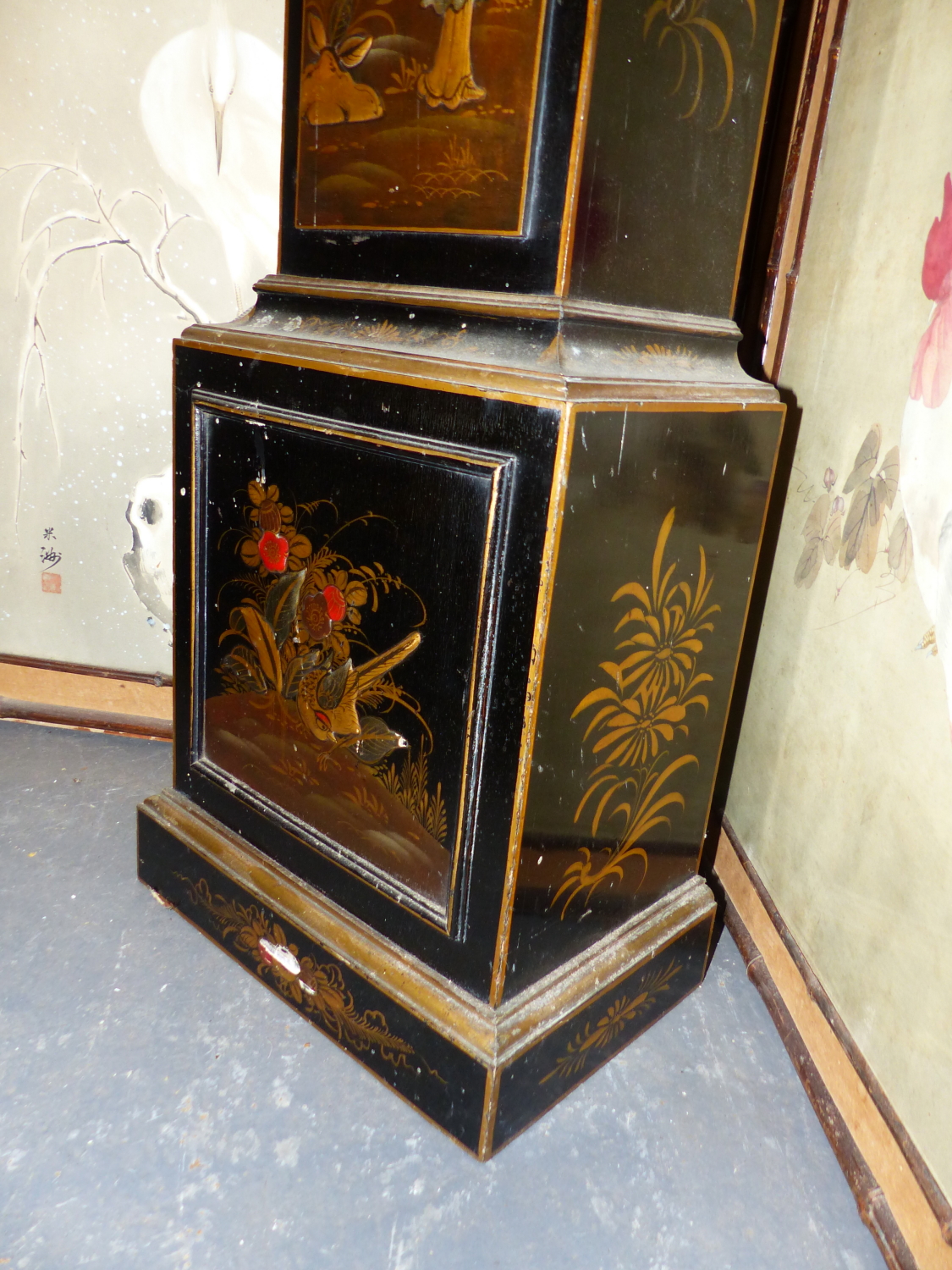A CHINOISERIE PAINTED BLACK LACQUER GRANDMOTHER CLOCK WITH THE EMBEE MOVEMENT STRIKING ON A COILED - Image 9 of 10