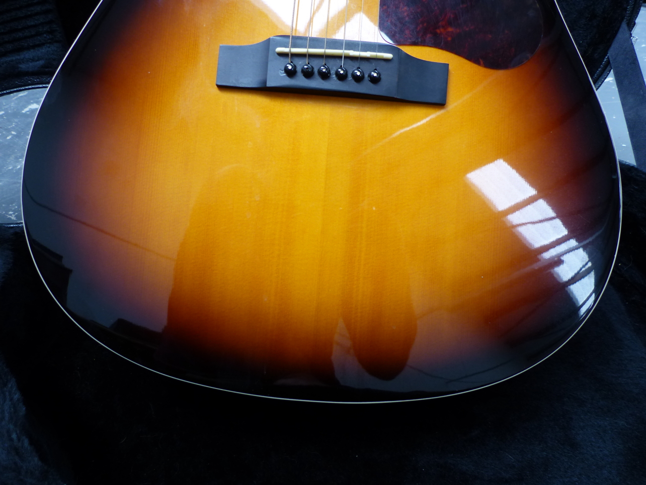 A EPIPHONE ACCOUSTIC GUITAR IN CARRYING CASE. - Image 16 of 29