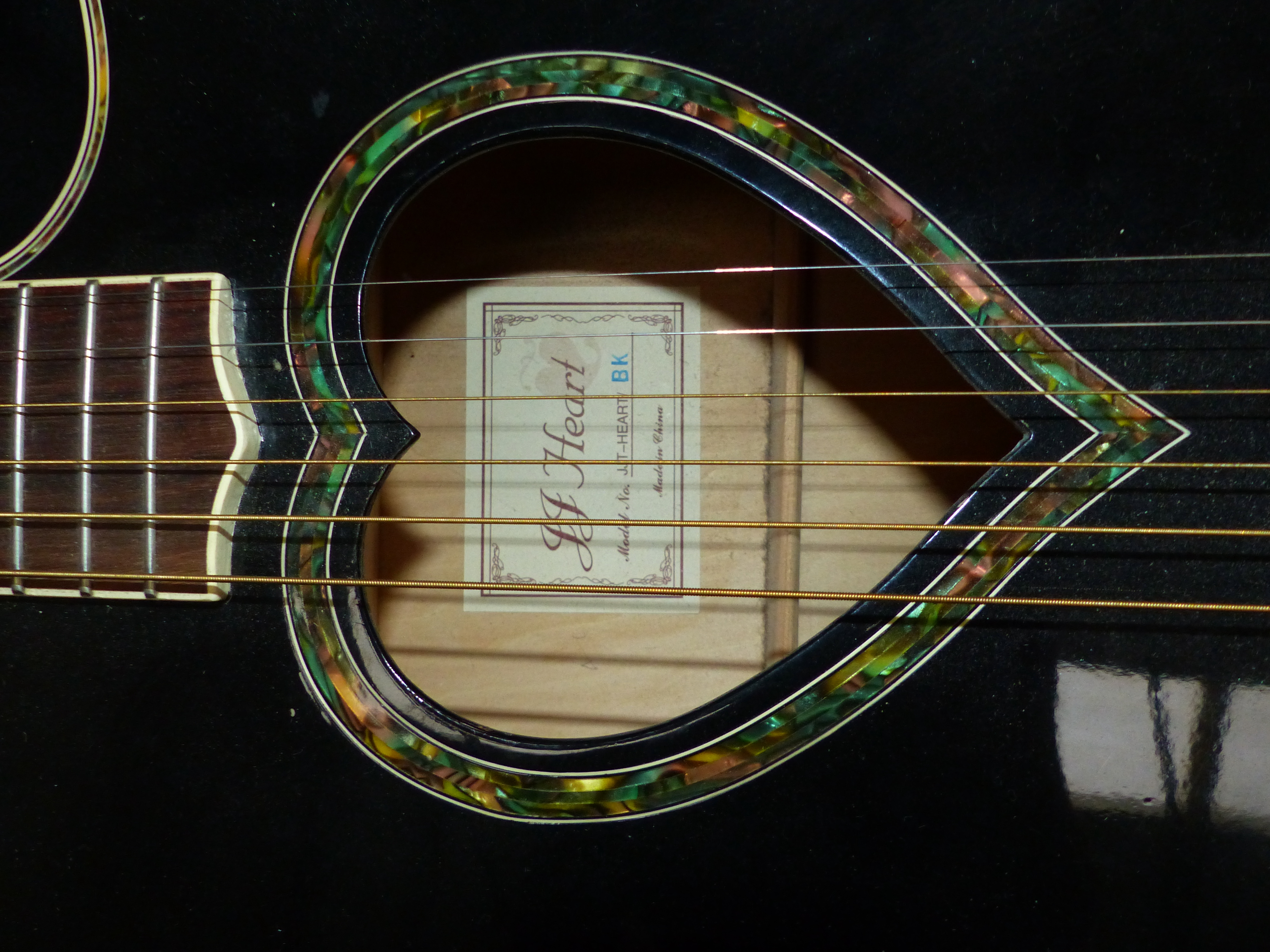 A JJ HEART ACCOUSTIC GUITAR, MODEL JJT-HEART/BK. - Image 4 of 7