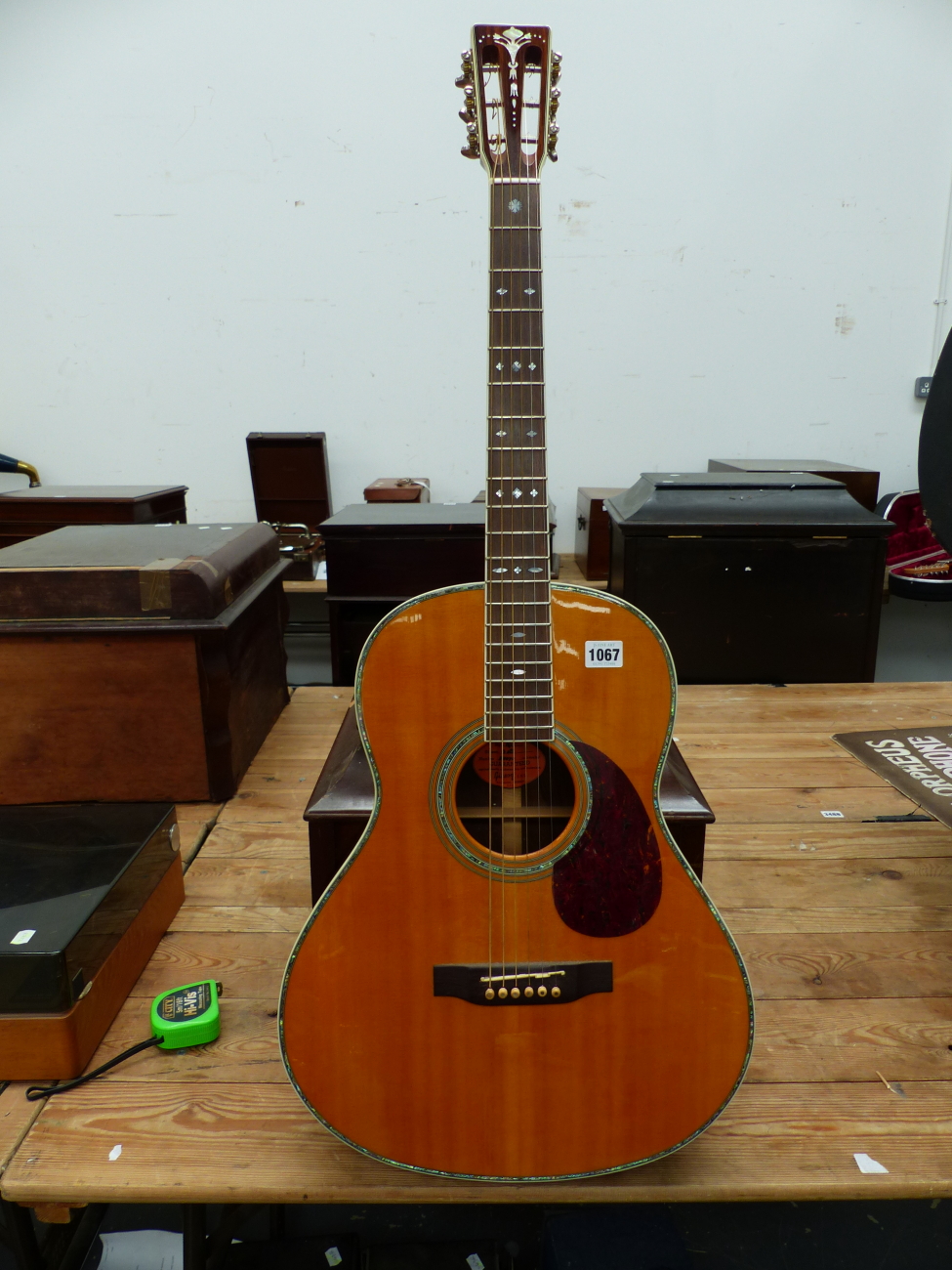 A COPY OF A GIBSON ACCOUSTIC GUITAR, No 38090 WITH A CARRYING CASE. NOTE THIS GUITAR IS A RE-BADGED - Image 11 of 28