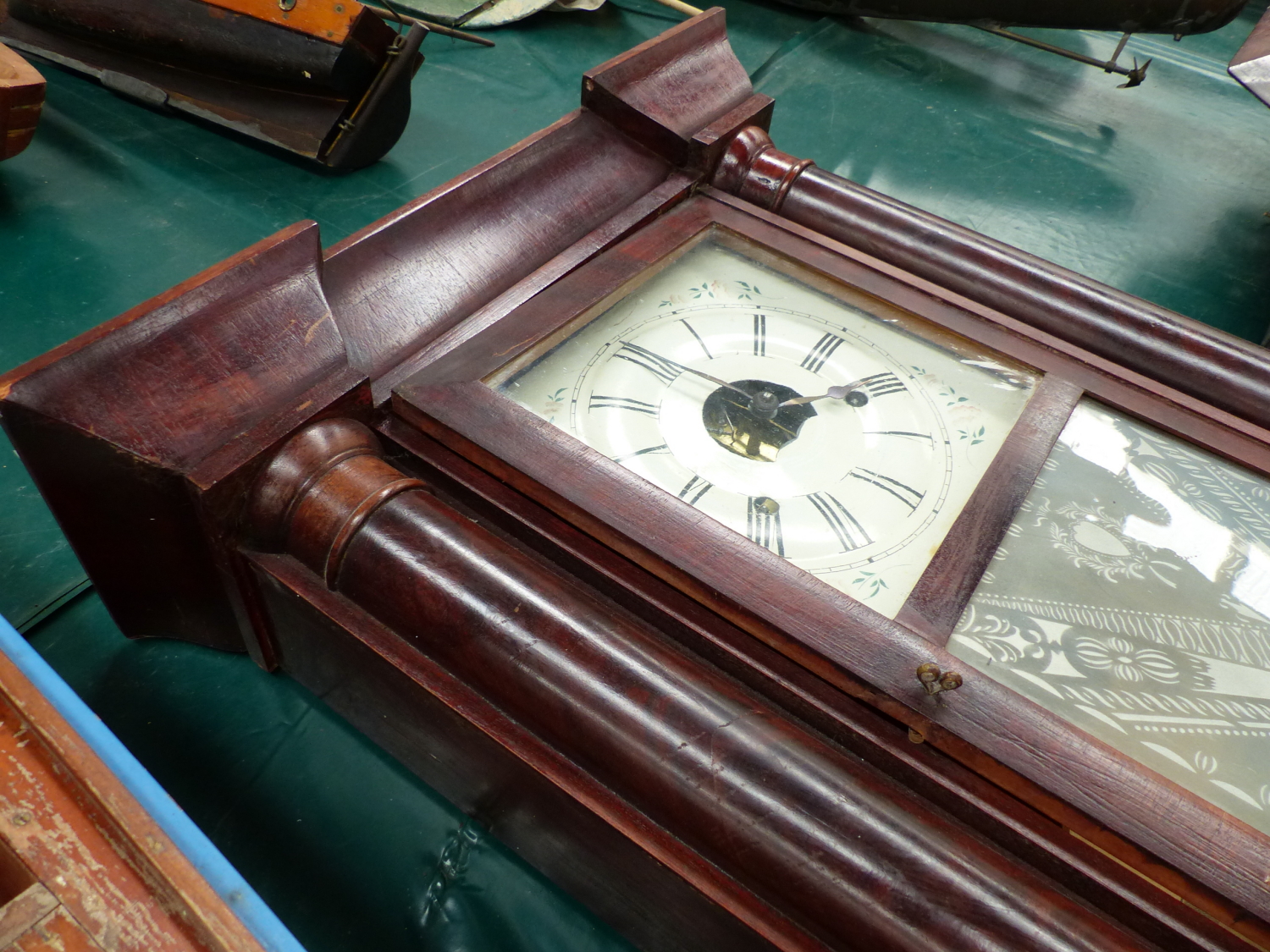 A GLAZED MAHOGANY WALL CLOCK BY BIRGE, BECK & Co. BRISTOL, CONN. THE PENDULUM MOVEMENT STRIKING ON A - Image 10 of 10