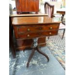 AN EARLY 19th.C.MAHOGANY WORK TABLE, THE RECTANGULAR TOP CROSS BANDED IN ROSEWOOD ABOVE A SLIDE TO