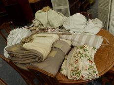 A LARGE GROUP OF BLINDS, PAIRS OF CURTAINS, ETC INCLUDING WILLIAM MORRIS PATTERN, LACE, LINEN AND