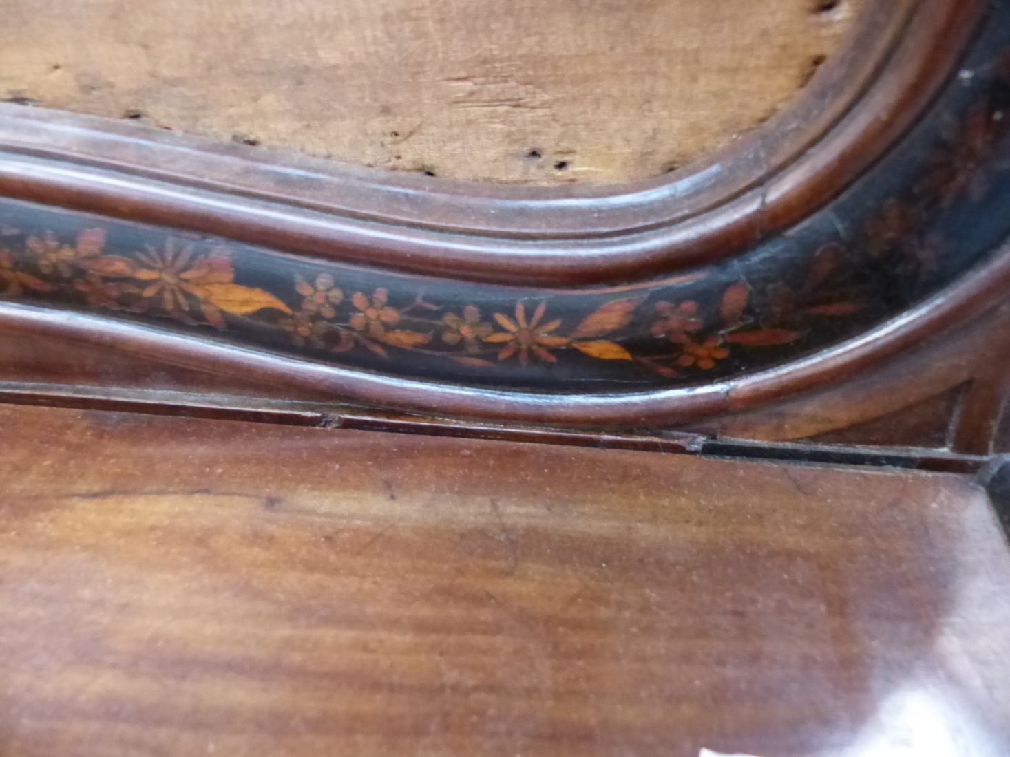 A 19th.C.OLIVE WOOD AND INLAID FIRESCREEN WITH FOLD DOWN WRITING SURFACE. - Image 11 of 12