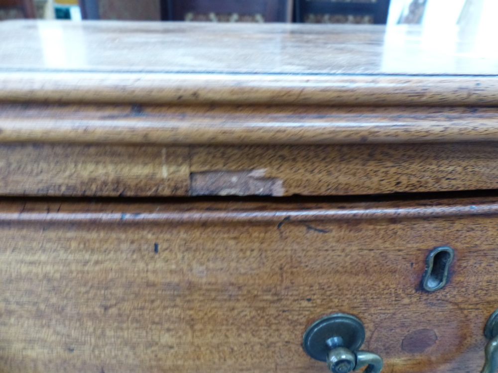 AN EARLY 19TH CENTURY MAHOGANY BOWFRONT FOUR DRAWER CHEST. - Image 11 of 13