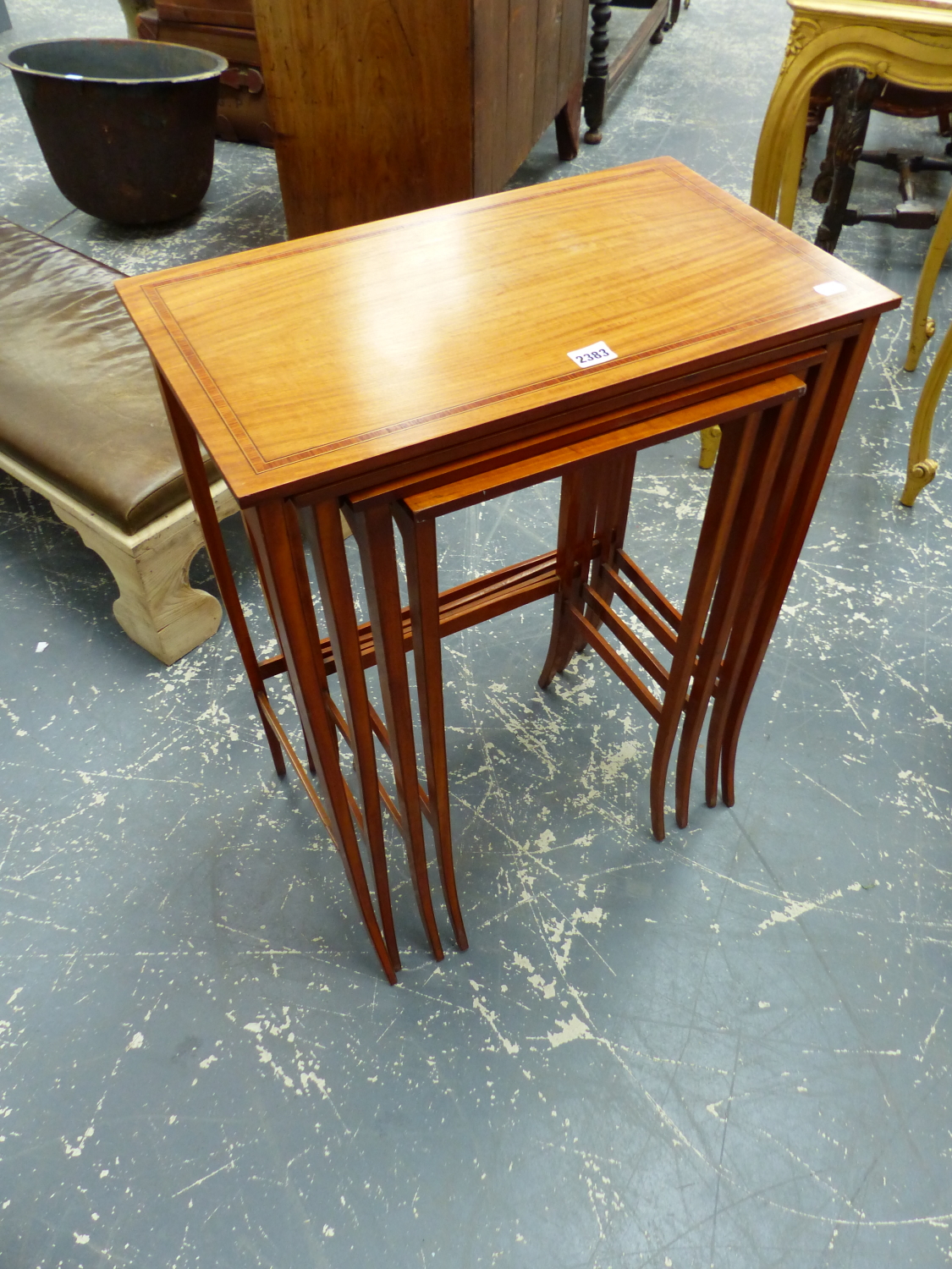 AN EDWARDIAN INLAID SATINWOOD NEST OF FOUR TABLES, TAPERED LEGS. - Image 3 of 9