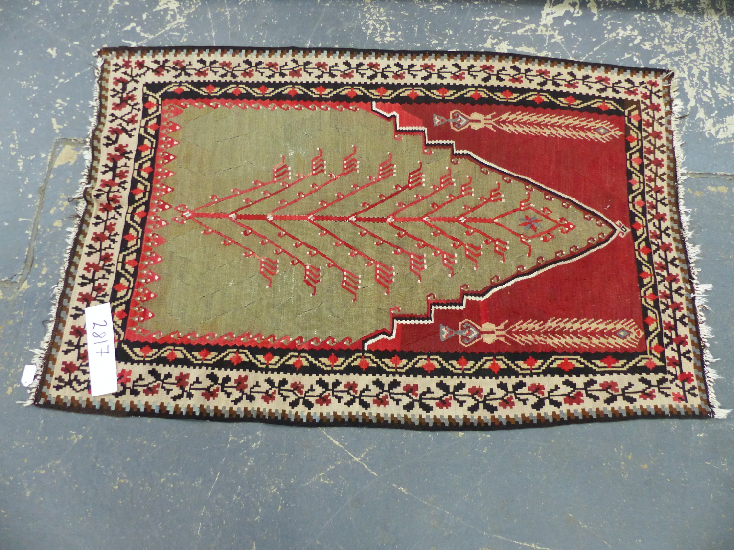 AN ANTIQUE TURKISH KELIM PRAYER RUG. 150 x 97cms.