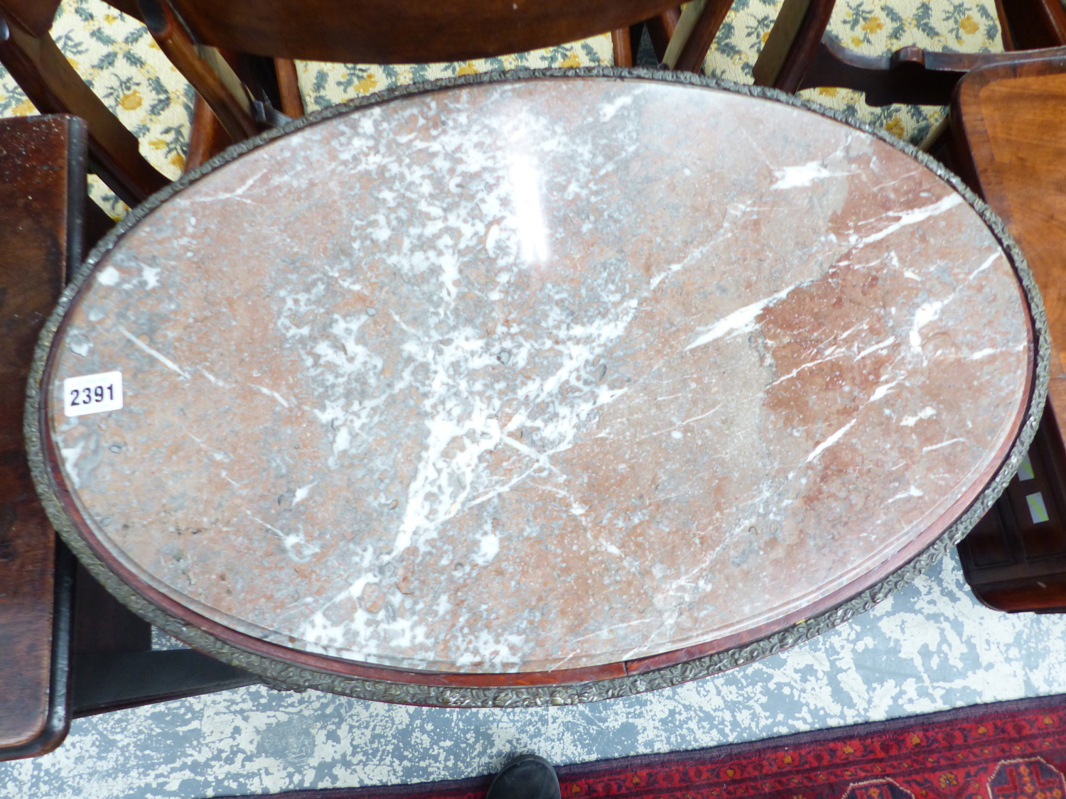 A FRENCH OVAL MARBLE TOP TABLE WITH ORMOLU MOUNTS AND FITTED DRAWER. 58 x 38cms. - Image 2 of 6