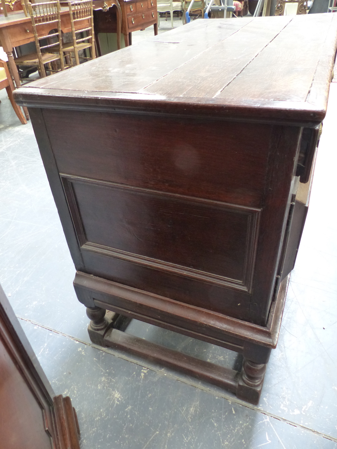 AN 18th.C.AND LATER OAK CABINET ON STAND WITH LONG FRIEZE DRAWER OVER TWO CUPBOARDS AND STRETCHER - Image 3 of 6