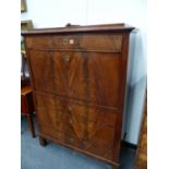 A 19th.C.FRENCH MAHOGANY SECRETAIRE ABBATANT WITH FITTED INTERIOR. 106 x 51 x H.148cms.