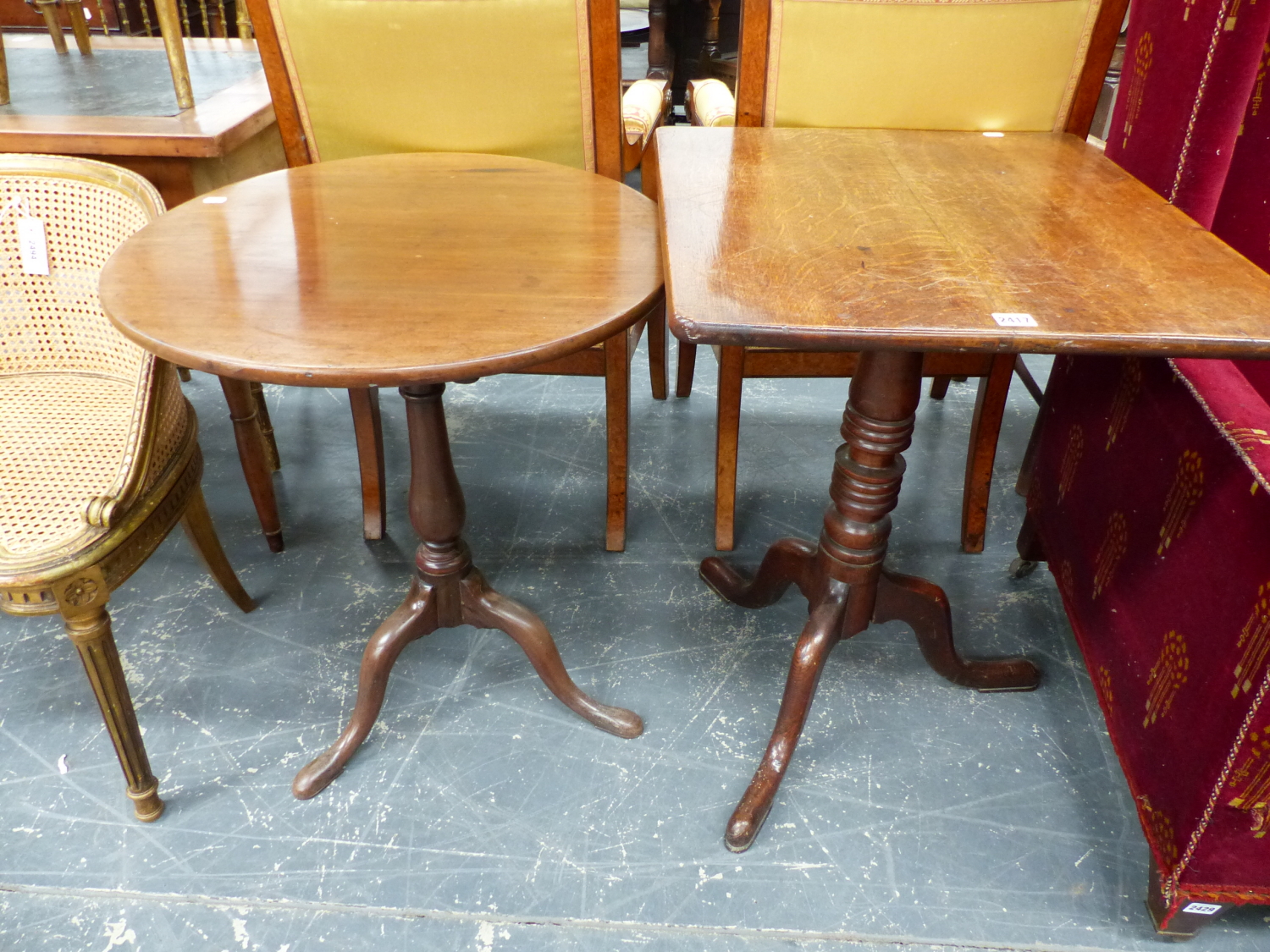 AN EARLY 19th.C.MAHOGANY BIRDCAGE TILT TOP TRIPOD TABLE. Dia.61cms TOGETHER WITH A SIMILAR PERIOD
