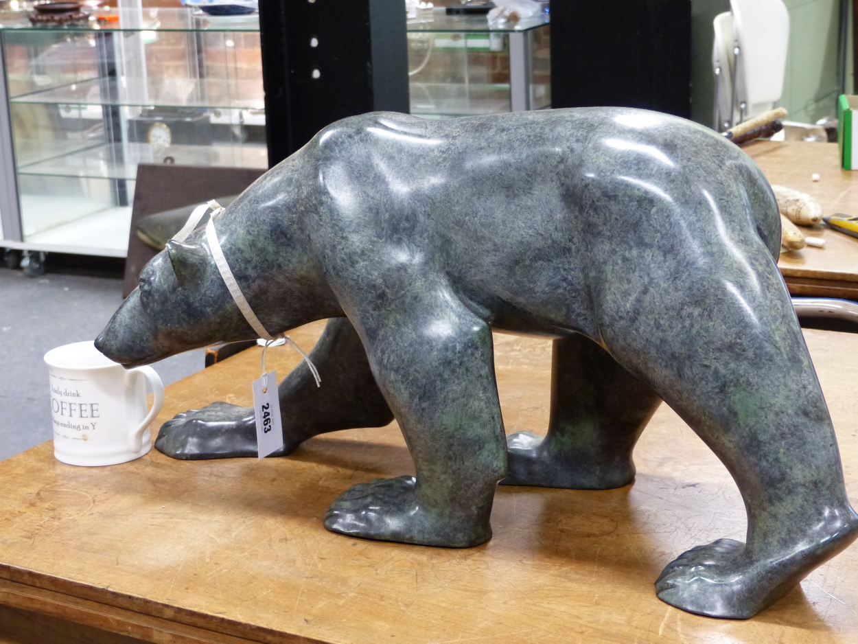 JONATHAN KNIGHT (1959-) ARR. PATINATED BRONZE OF A POLAR BEAR WALKING. SIGNED AND MONOGRAMED, - Image 17 of 17