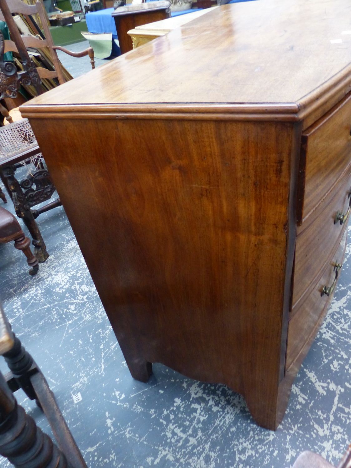 AN EARLY 19TH CENTURY MAHOGANY BOWFRONT FOUR DRAWER CHEST. - Image 6 of 13