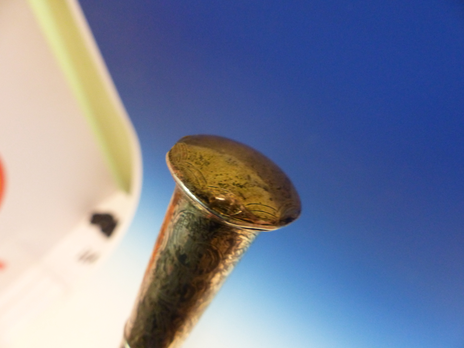 A LONDON SILVER HANDLED SWORD STICK, THE CANE SCABBARD HOUSING A BLADE OF SQUARE SECTION. - Image 5 of 27