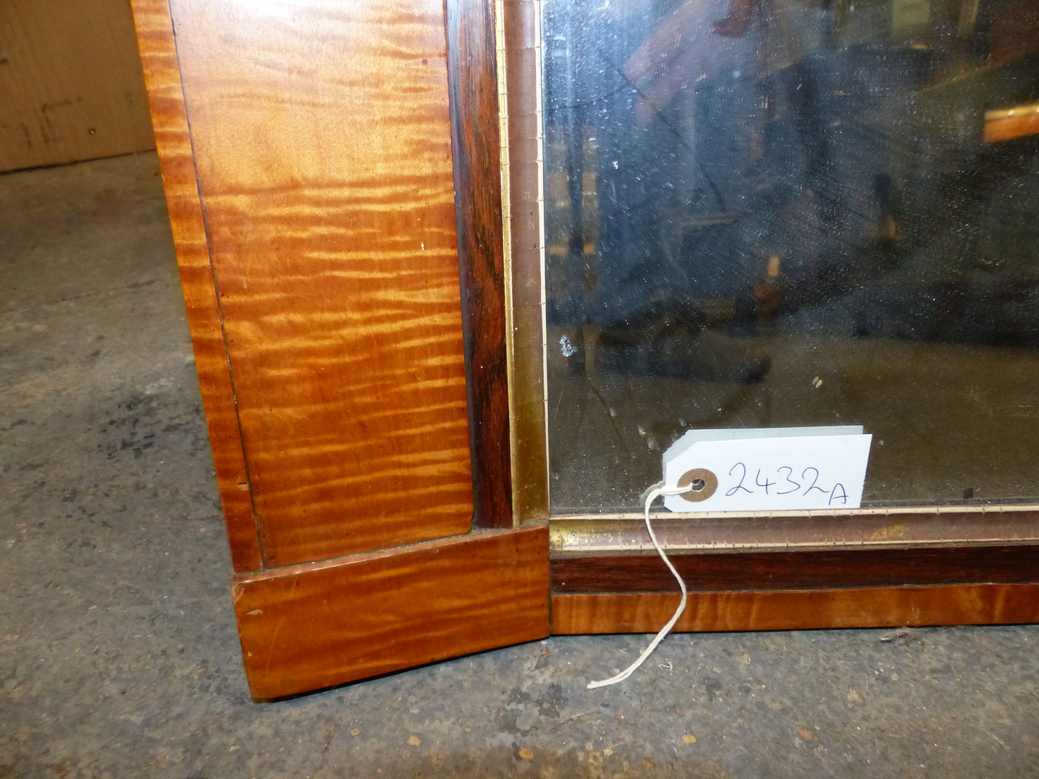 AN ANTIQUE MAPLE OVERMANTLE MIRROR. 62 x 96cms. - Image 3 of 5