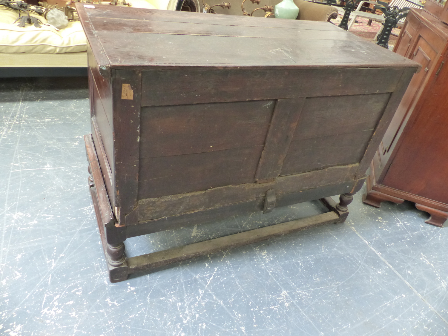 AN 18th.C.AND LATER OAK CABINET ON STAND WITH LONG FRIEZE DRAWER OVER TWO CUPBOARDS AND STRETCHER - Image 5 of 6