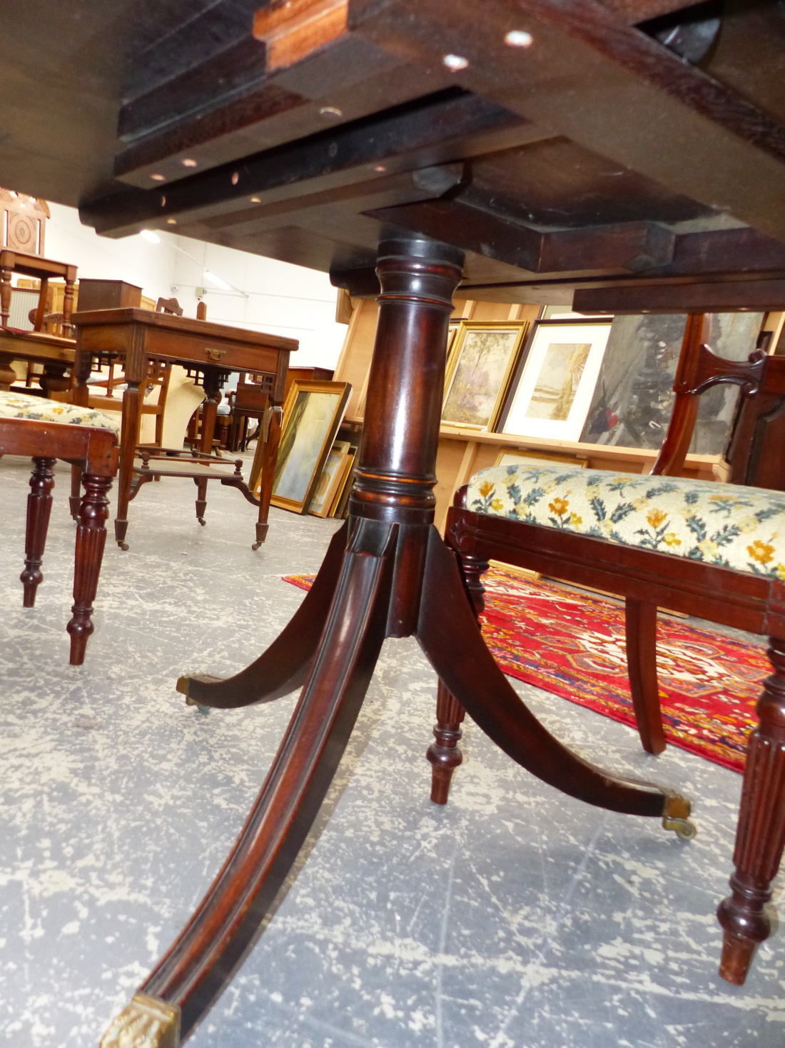 A GOOD ANTIQUE AND LATER MAHOGANY TWIN PEDESTAL DINING TABLE COMPLETE WITH ADDITIONAL LEAF. L.228 - Image 5 of 13