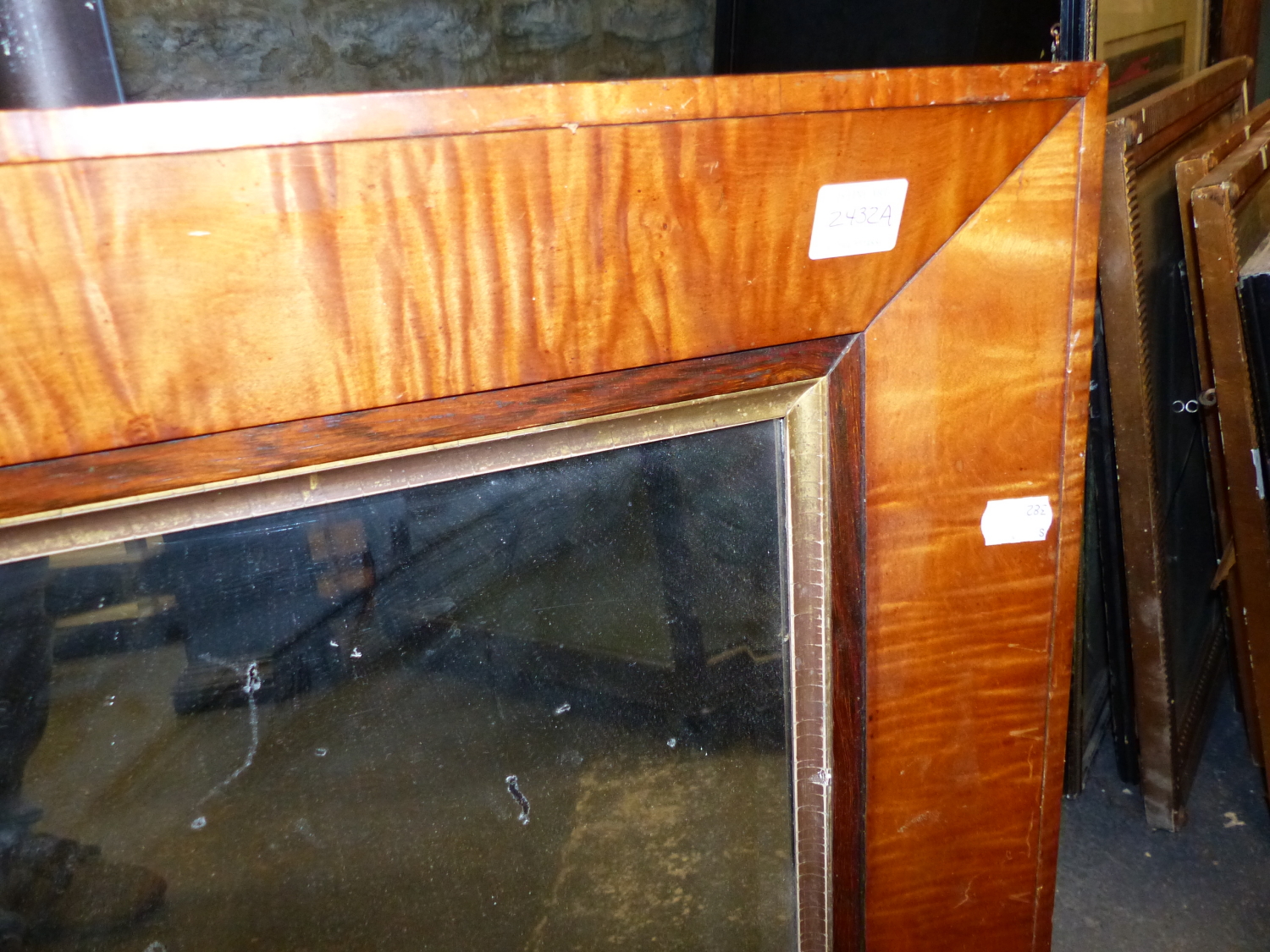 AN ANTIQUE MAPLE OVERMANTLE MIRROR. 62 x 96cms. - Image 4 of 5