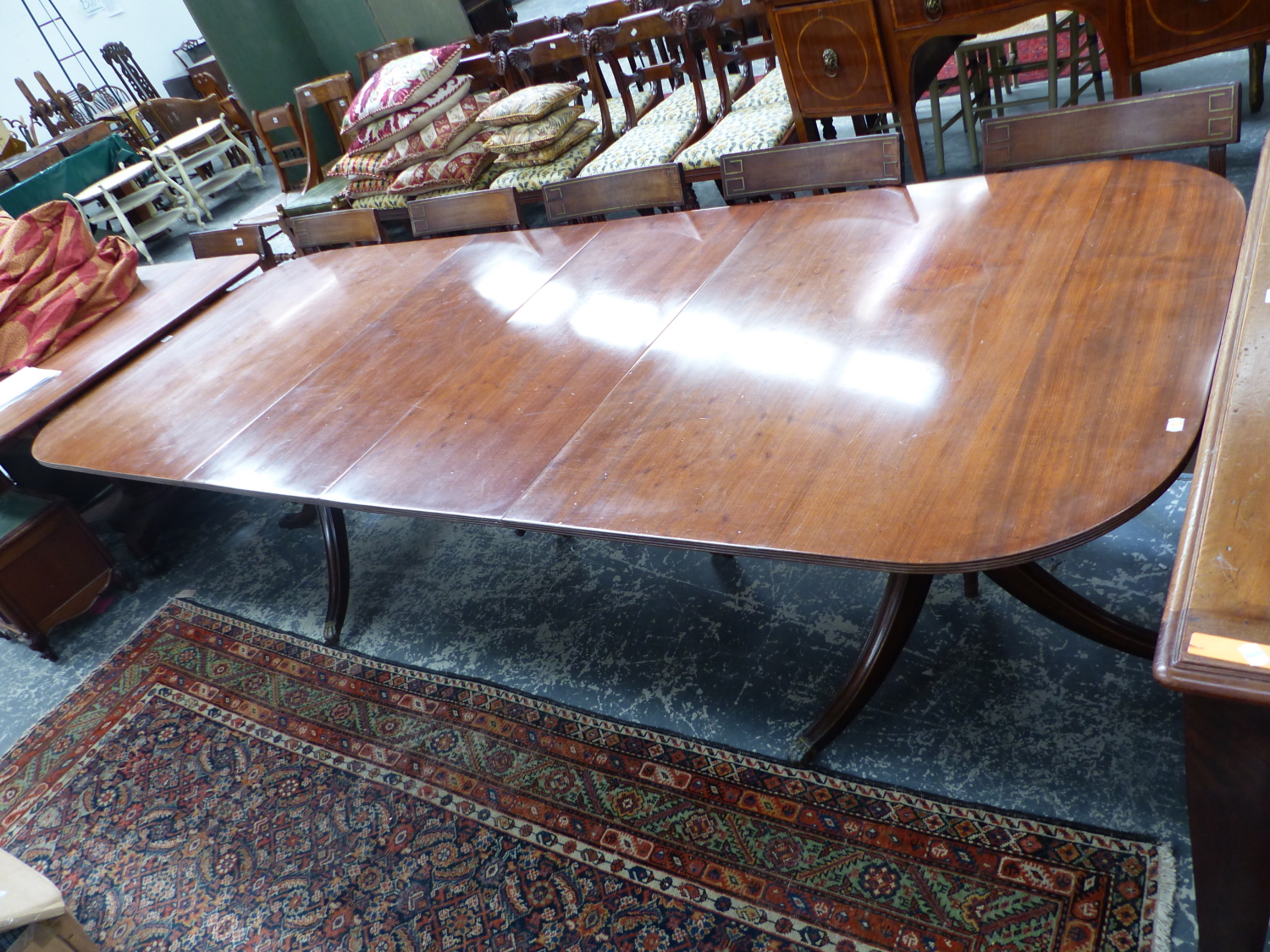 A GOOD ANTIQUE AND LATER MAHOGANY TWIN PEDESTAL DINING TABLE COMPLETE WITH ADDITIONAL LEAF. L.228 - Image 10 of 13