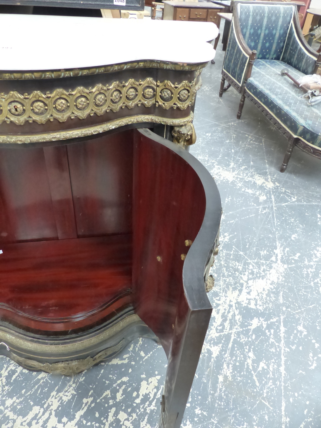 A FRENCH 19th.C.EBONISED ORMOLU MOUNTED MARBLE TOP CABINET, SERPENTINE FORM WITH FIGURAL MOUNTS - Image 12 of 15
