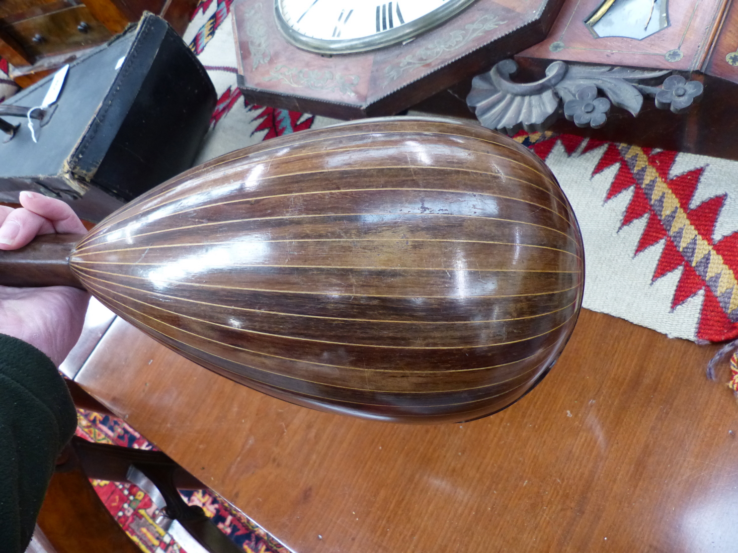 A LEATHERETTE CASED STRIDENTE OF NAPOLI MANDOLIN, THE SOUNDBOARD INLAID WITH A BUTTERFLY . - Image 6 of 11