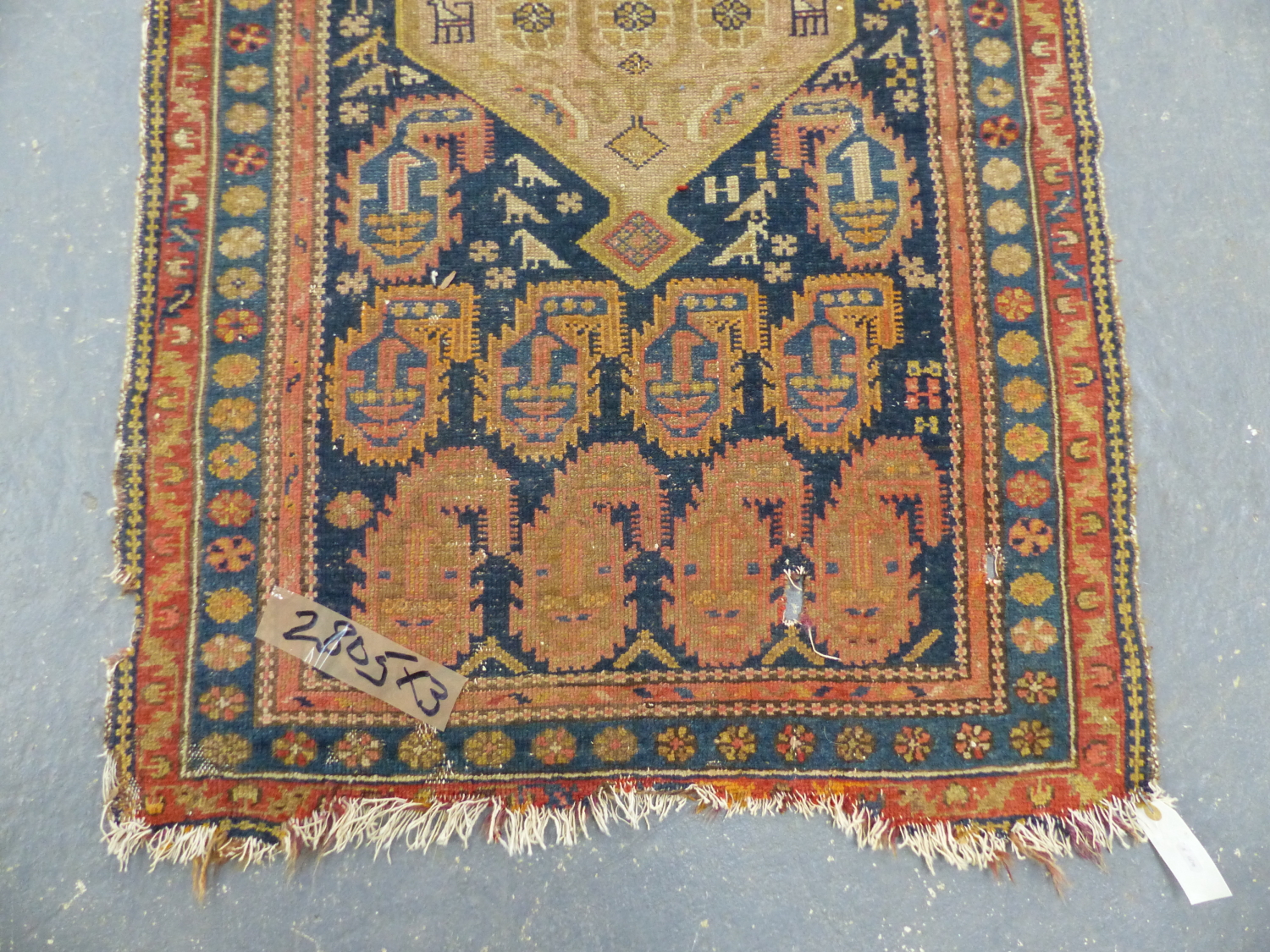 AN ANTIQUE PERSIAN TRIBAL RUG 133 x 90cms. TOGETHER WITH AN ORIENTAL RUG OF TURKOMAN DESIGN AND A - Image 8 of 15