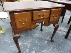 AN 18th.C.STYLE OAK LOWBOY WITH THREE DRAWERS OVER CABRIOLE LEGS. W.76 x D.48 x H.72cms.