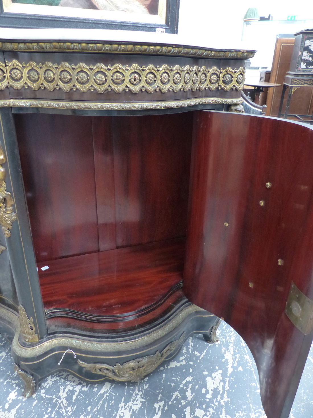 A FRENCH 19th.C.EBONISED ORMOLU MOUNTED MARBLE TOP CABINET, SERPENTINE FORM WITH FIGURAL MOUNTS - Image 10 of 15