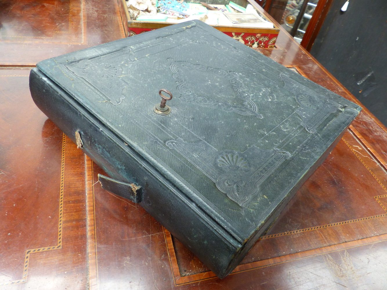 A 19th.C. MAHOGANY SLIDE TOP BOX CONTAINING DOMINOES, A RUSTIC OAK DESK STAND, A LEATHER BOUND - Image 3 of 9